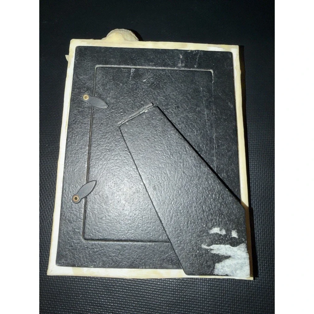 Vintage Cherub Angel Cream Resin 3D Picture Frame 3x4 Inches Window 7x6 Inches